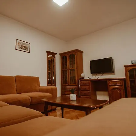 Perla アパート ポレッチ