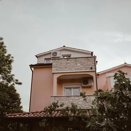 Perla Apartment *