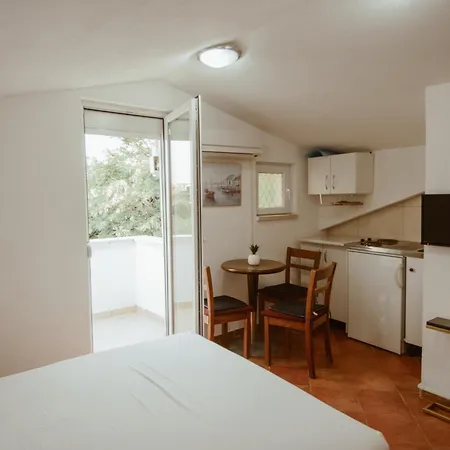 Apartment Perla *